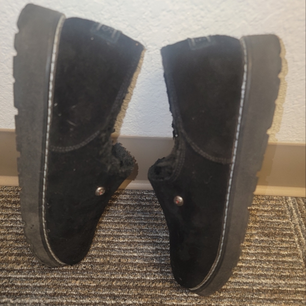 BOBS Alpine Slip ons - Picture 7 of 8